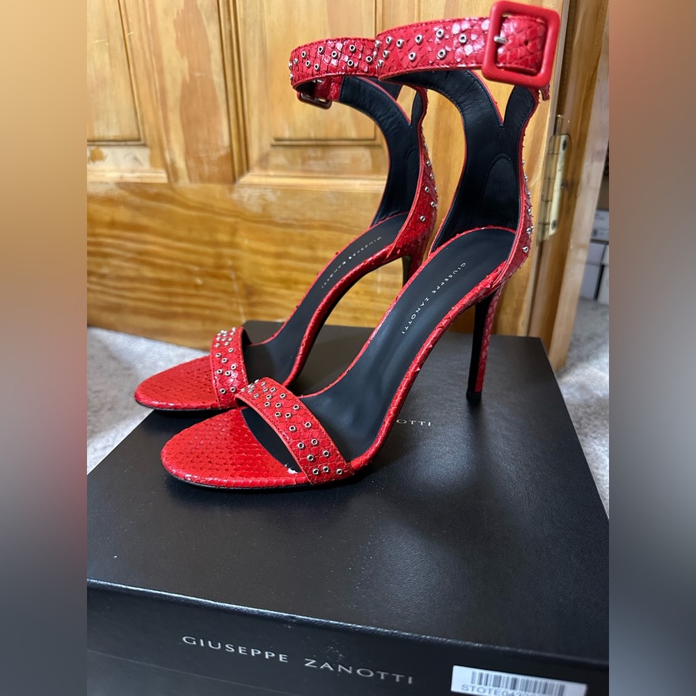 Giuseppe Zanotti snake skin sandal heel with buckle. Size 37.5 (7.5) Never worn